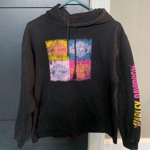 Women Black Harley Davidson sweatshirt.